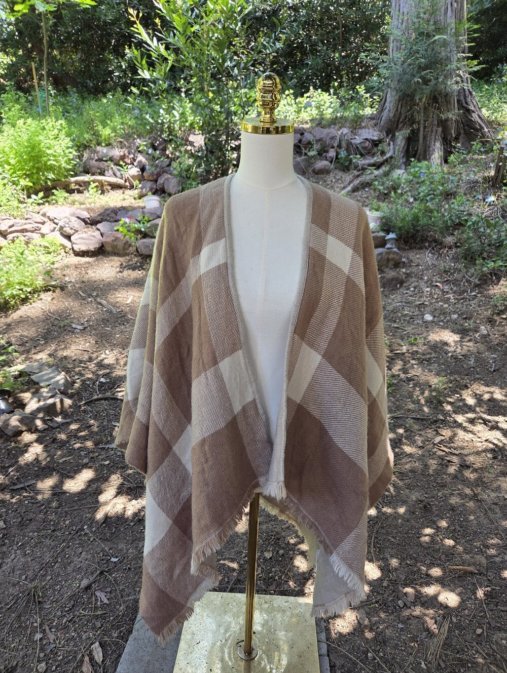 Uniqlo Plaid Beige And White Poncho One Size